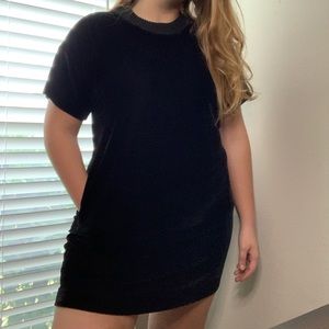 NWT Laju Los Angeles Velvet Black Dress✨